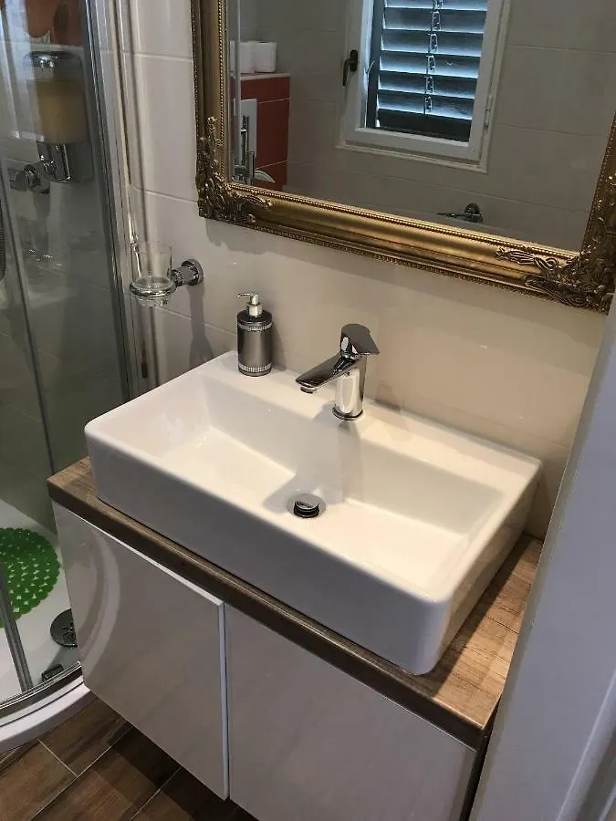 Pula Antic Rooms In Center (Adults Only) 4*,