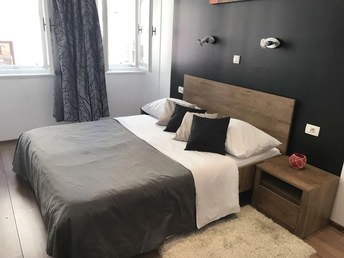 Pula Antic Rooms In Center (Adults Only)